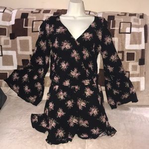 American Eagle outfitters medium black pink white green romper 💕